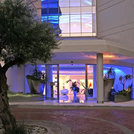 Aparthotel The Ermitage On The Beach 3*