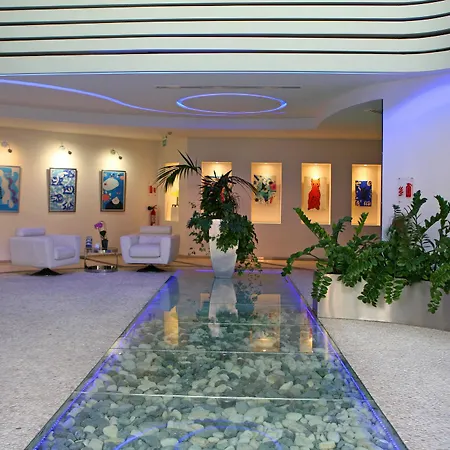 The Ermitage On The Beach 3* Limassol